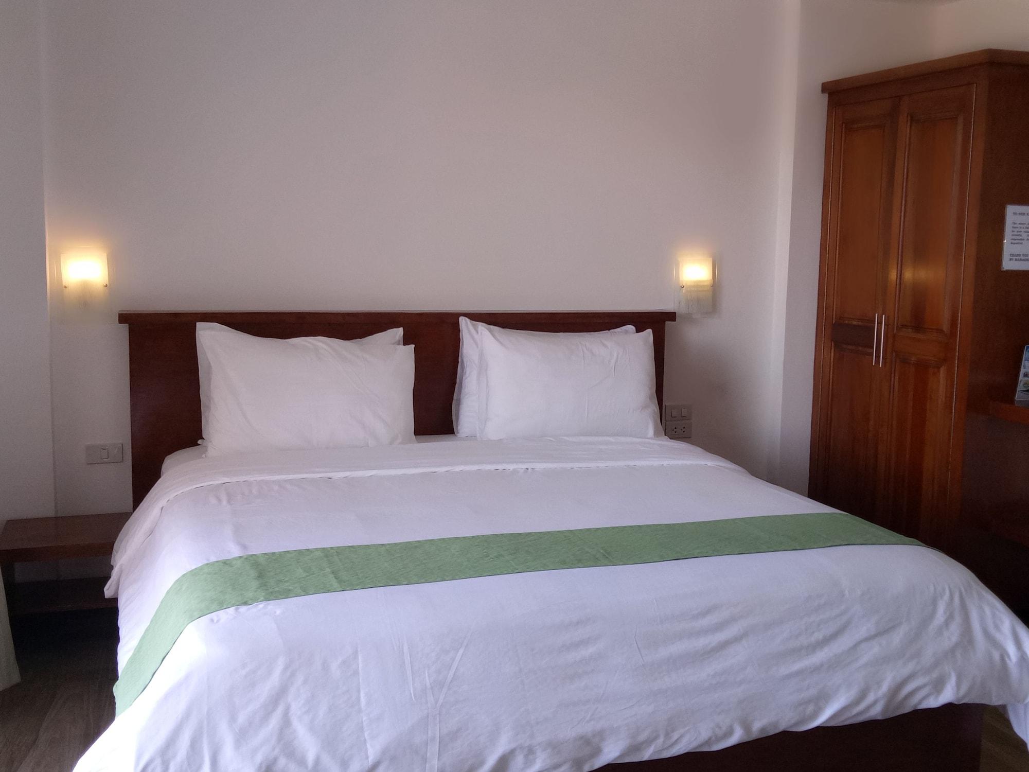 Manarra Sea View Resort Puerto Galera Extérieur photo