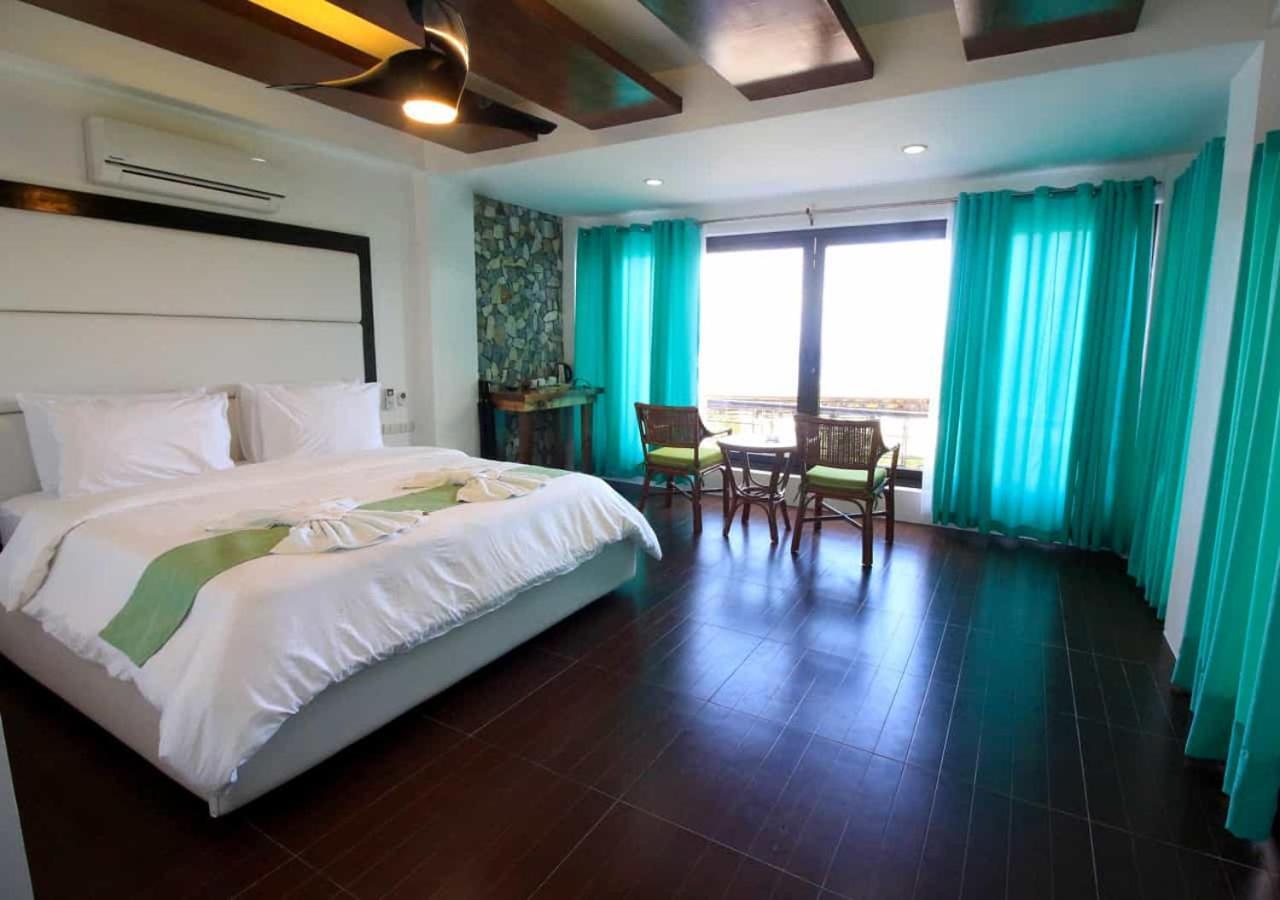 Manarra Sea View Resort Puerto Galera Extérieur photo
